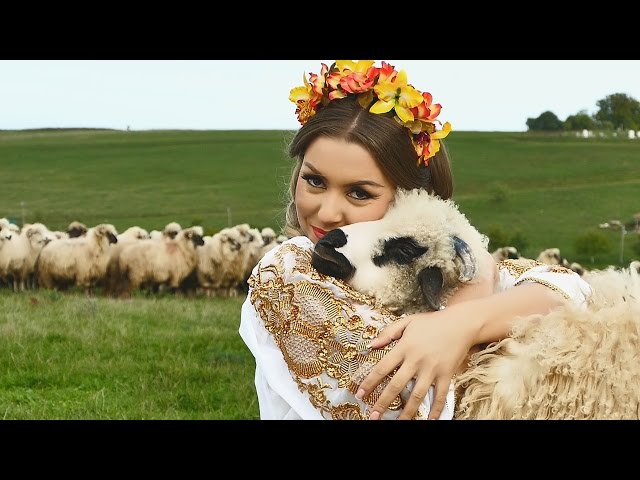 Mihaela Belciu & Dorel Savu - Nu mai stau la oi cu tine (Videoclip oficial) class=