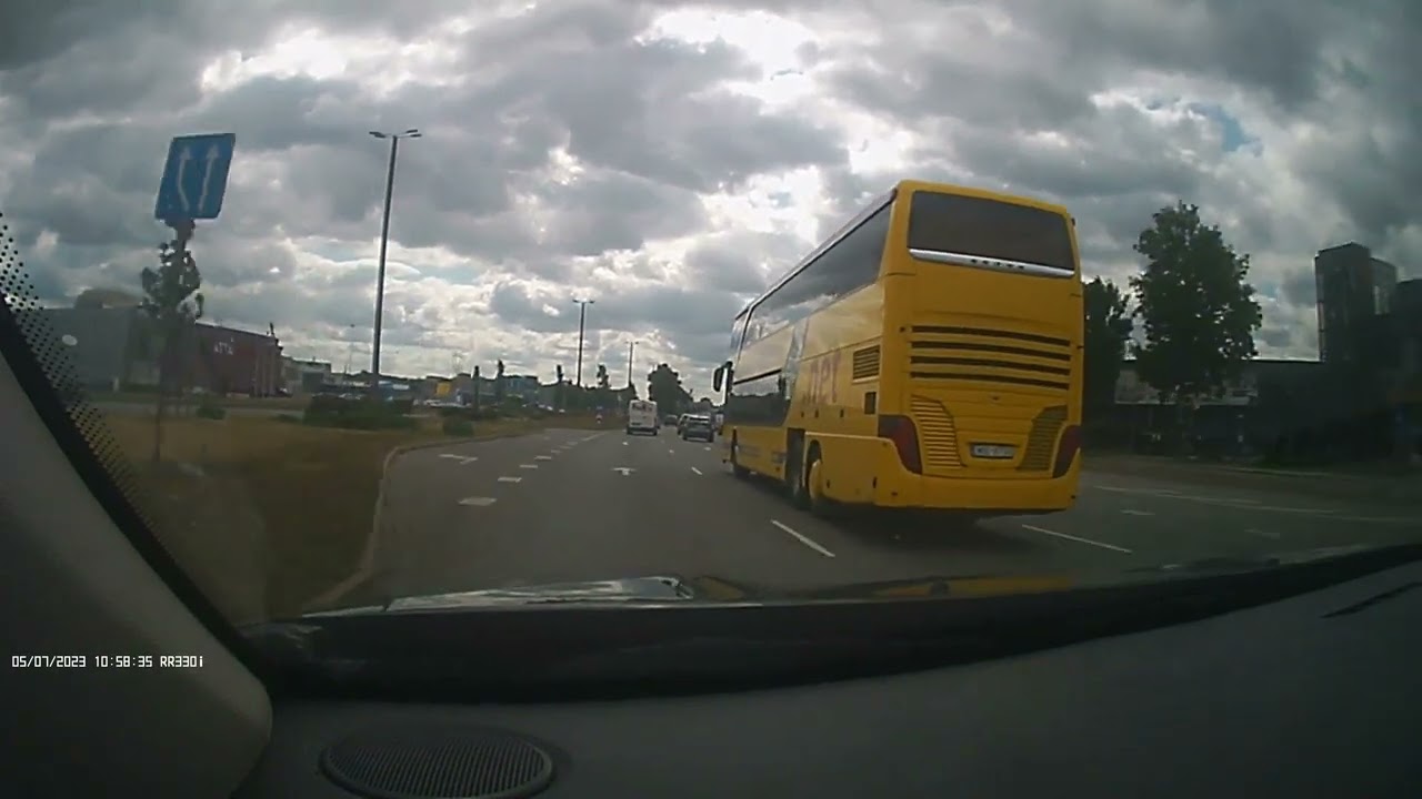 Tänavavaated/ielu skati/street views. Pulkveža Brieža iela - Akropole Alfa (Riia/Riga)