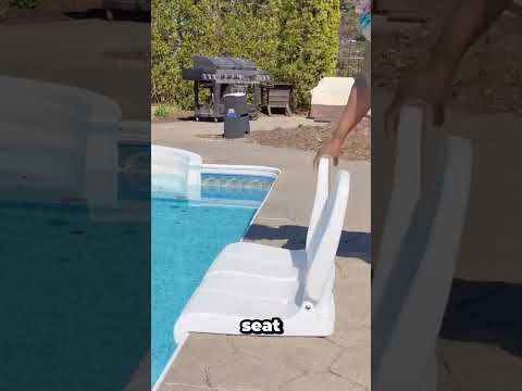Как она готовит бассейн для идеального отдыха 💦🍹