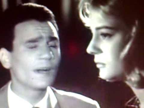   من اجمل ما غنى عبد الحليم حافظ قول حاجه