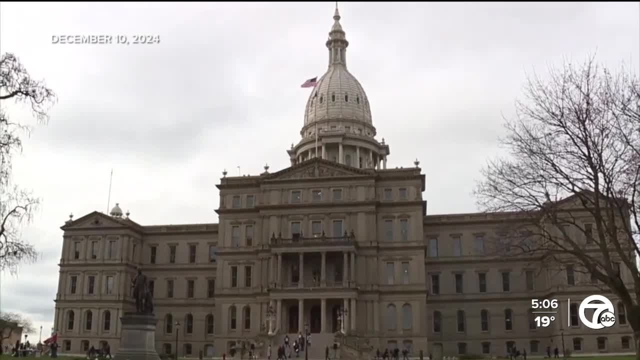 Bill to raise minimum wage in Michigan under debate at state ...