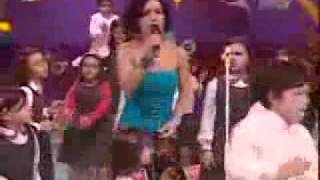 Luciana Abreu a cantar When I Grow Up