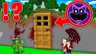 How JJ and Mikey Family found CATNAP Inside This BIGGEST DOOR in Minecraft? - in Minecraft Maizen!