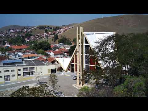 Drone ¨CKC¨sobrevoando a