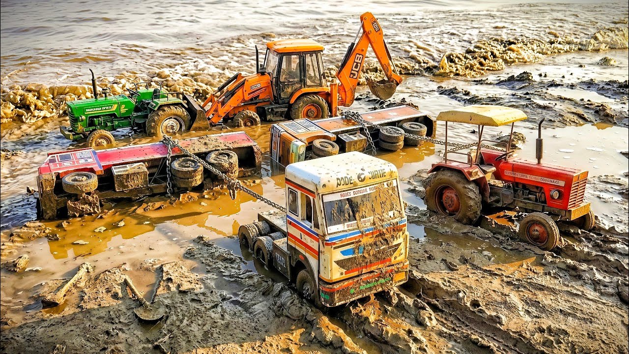 Two Trucks Accident in Mud Water 😲 | JCB & Tractor Rescue Action | Toy Truck Cartoon for Kids 🚜