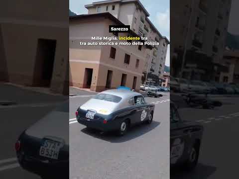 Video Mille Miglia 2026, a Sarezzo incidente tra auto storica e moto della Polizia