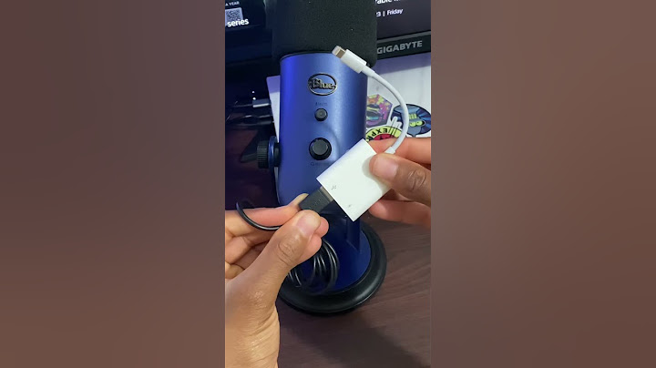 Record with external microphone on iPhone?
