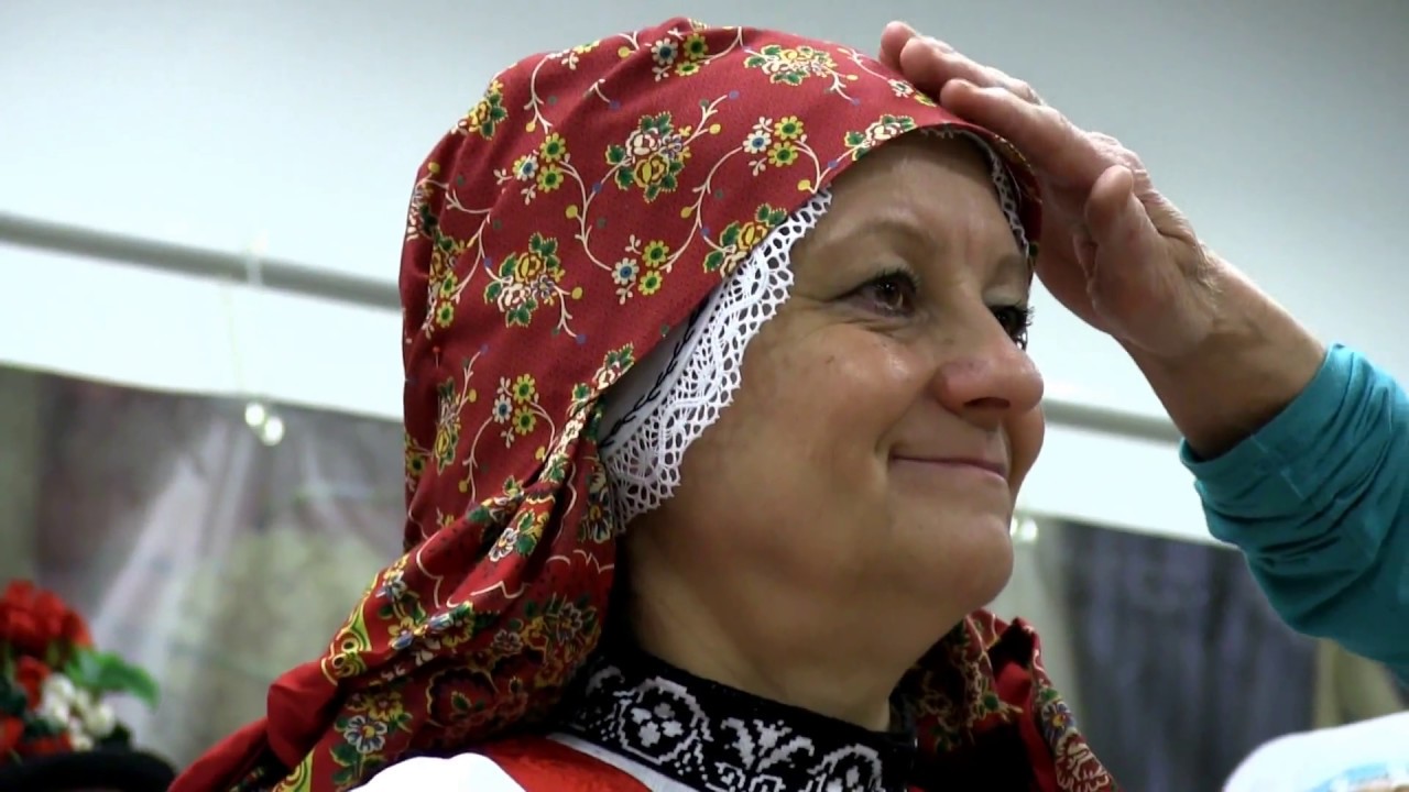 KYJOV-Představení prvního rekonstruovaného severokyjovského ženského kroje z konce 19. století