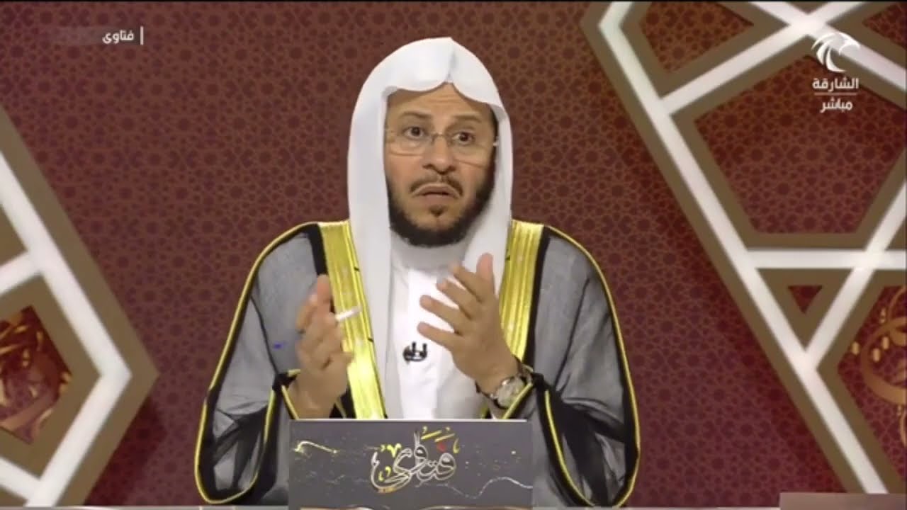 حكم من مات وهو يسمع الغناء أثناء الأذان؟ | الشيخ عزيز بن فرحان