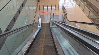 China, Beijing Capital International Airport (PEK), 2X escalator