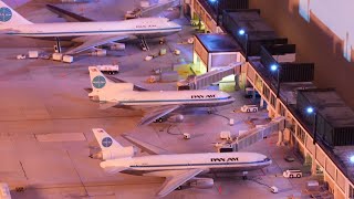 Miniature Airport Plane Spotting! 1/200 scale (Full Interior)