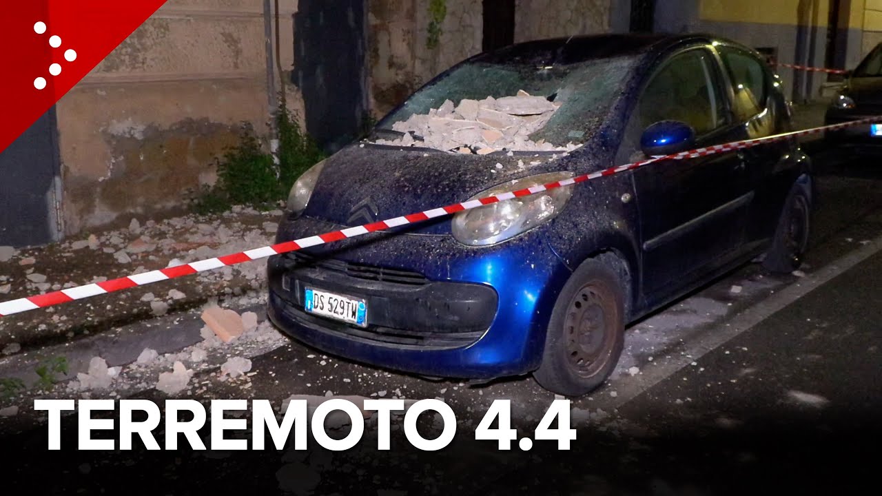 Terremoto Campi Flegrei, scossa di 4.4: danni a edifici e auto. Tensione all'ex base Nato di Bagnoli
