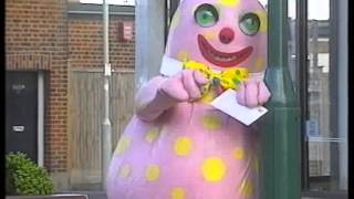 Mr Blobby Sees The Optician