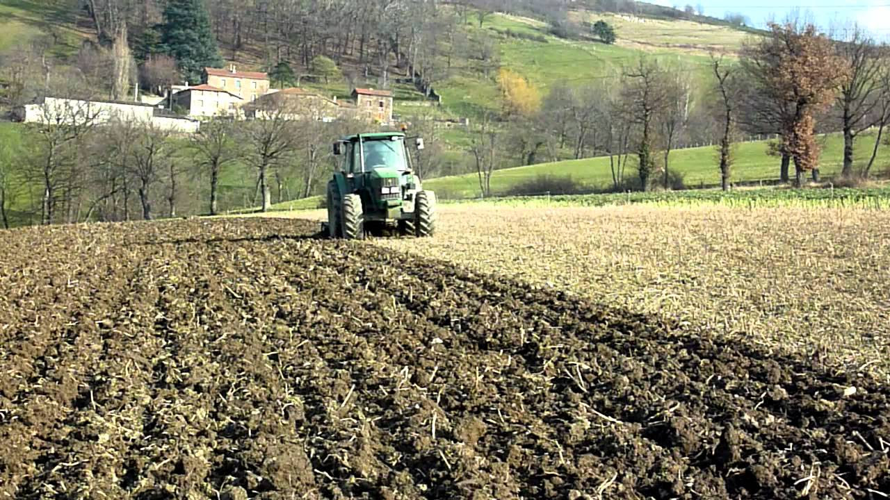 Passage du cultivateur avec John Deere 6220