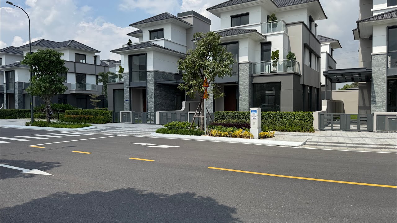 LẦN ĐẦU TIÊN TUẤN NGUYỄN THẤY CĂN BIỆT THỰ ĐẸP NHẤT ĐẲNG CẤP NHẤT TẠI Q2 TP HCM WAO WAO WAO.!!!