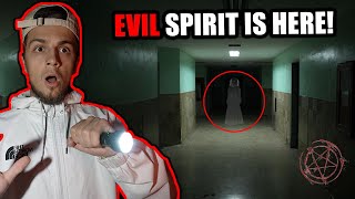 HOUSE SO HAUNTED I COULDNT STAY THE ENTIRE NIGHT - EVIL SPIRIT IS HERE