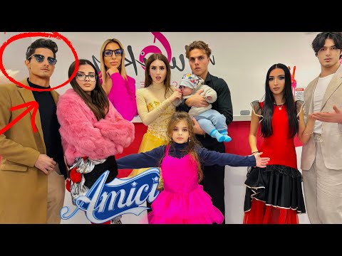 Video SIAMO ENTRATI AD AMICI CON UN CANTANTE FAMOSO!!!? - by Charlotte M.