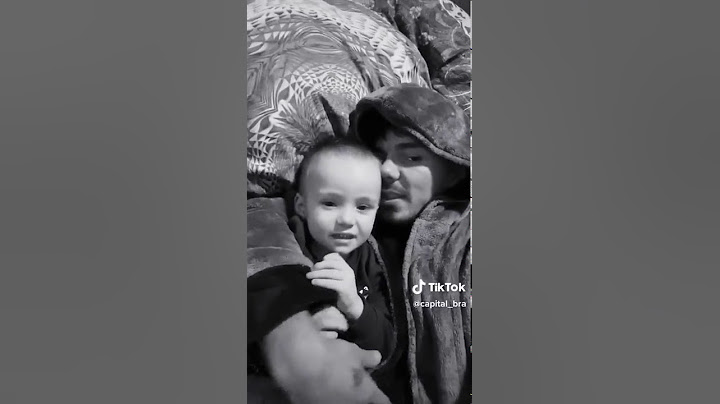 Capital Bra und sein Sohn „kuscheln“