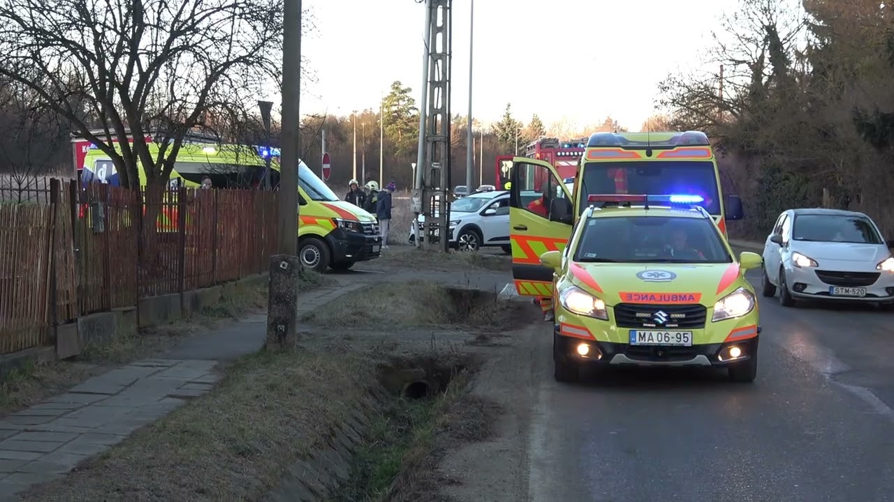 Eltolta a trafóházat a nekiütköző Opel Szombathelyen - hárman megsérültek