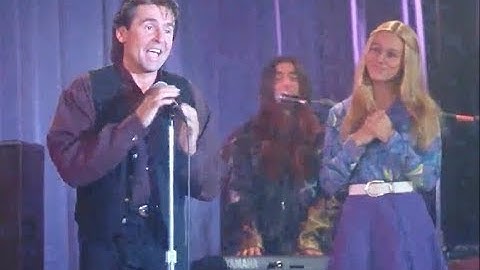 The Brady Bunch Movie (1995) - Davy Jones singing the song "Girl" HD Quality