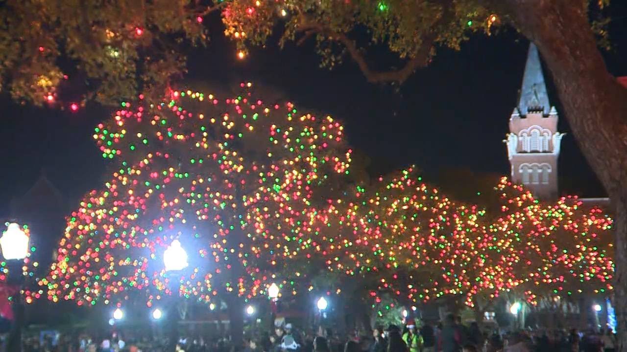 VIDEO Thousands show up for UIW's annual 'Light the Way' event YouTube