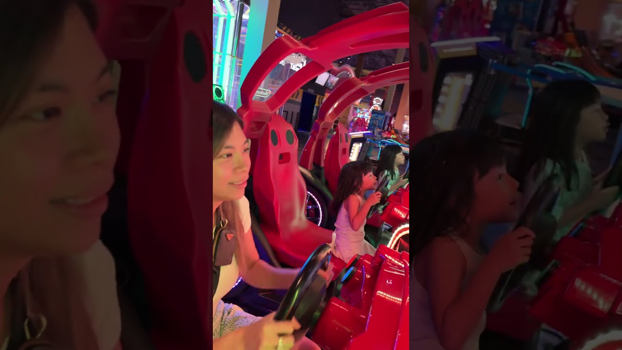 Chloe and Ava on the race 