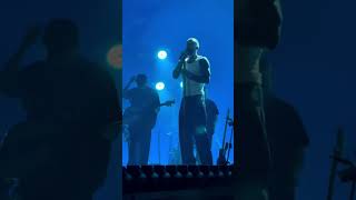 Download Lagu Ranking Adam Levine Howls in Maroon 5’s Animals MP3