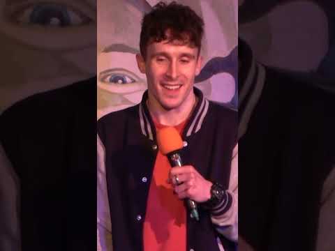 This voice is giving posh!