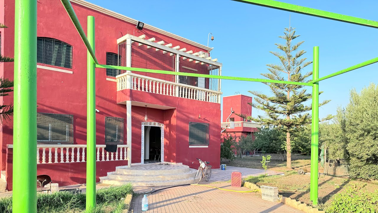 فيرمة فيها ما لذ وطاب 😋 من فواكه متنوعة...وأشجار الزيتون للبيع بالغلة ديالها والماء موجود بوفرة 😍