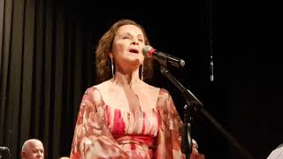 Selma Şahi̇n Gece Kirpikli Kadin