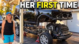 She Bought a Dead Land Rover and Took the Body Off Herself