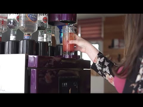 Mixo Infinity Automated Cocktail Machine at CES 2019! 