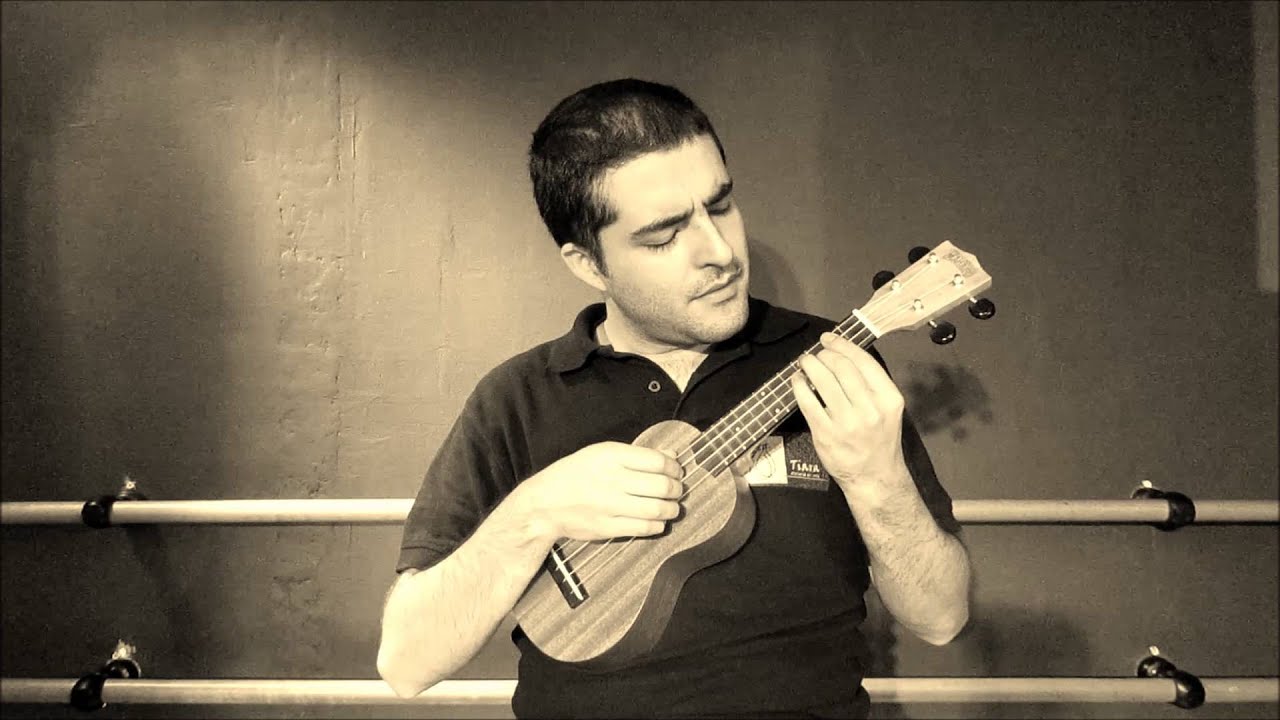 Hello Adele cover ukulele fingerstyle Pablo YaÃ±ez - YouTube