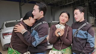 Koob Meej Muab Nyiaj Rau Maiv Hlau Mu Tsev Sib Ncaim Law Tiag2 Nawb