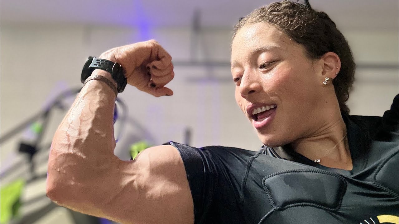 Carolyne Marquez is live! Electric muscle Stimulation suit Biohacker training/ chat w me