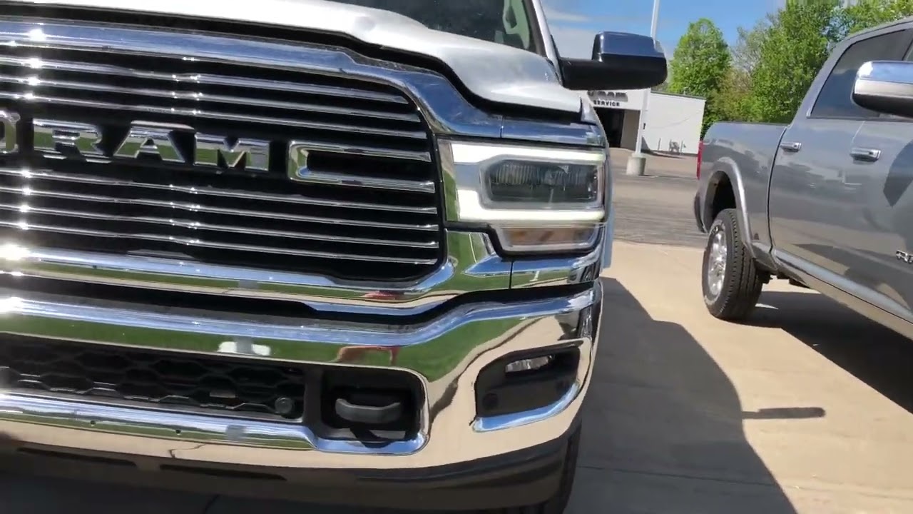 2022 RAM 2500HD Laramie 6.4L HEMI Startup, Short Review, and Short Test Drive