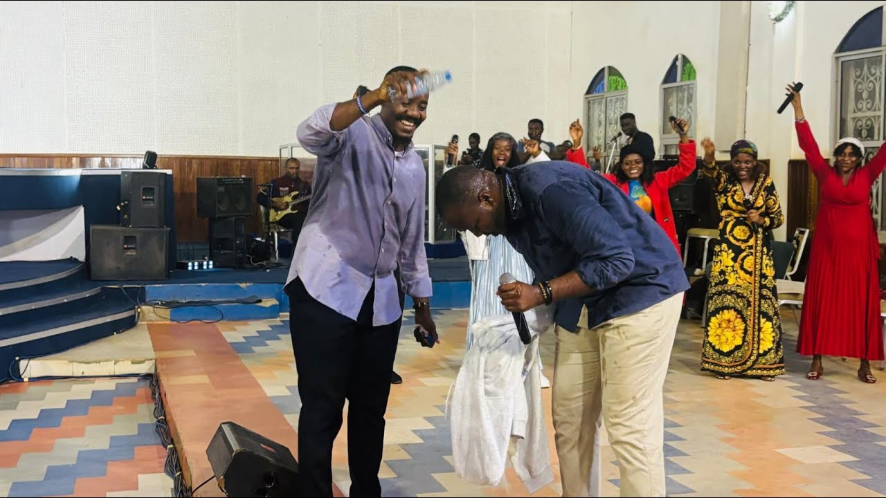 CRAZIEST CAMEROON PRAISE SESSION | Min Casey | HGZ Ministries