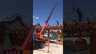 Dont Underestimate This Three-Wheeled Crane
