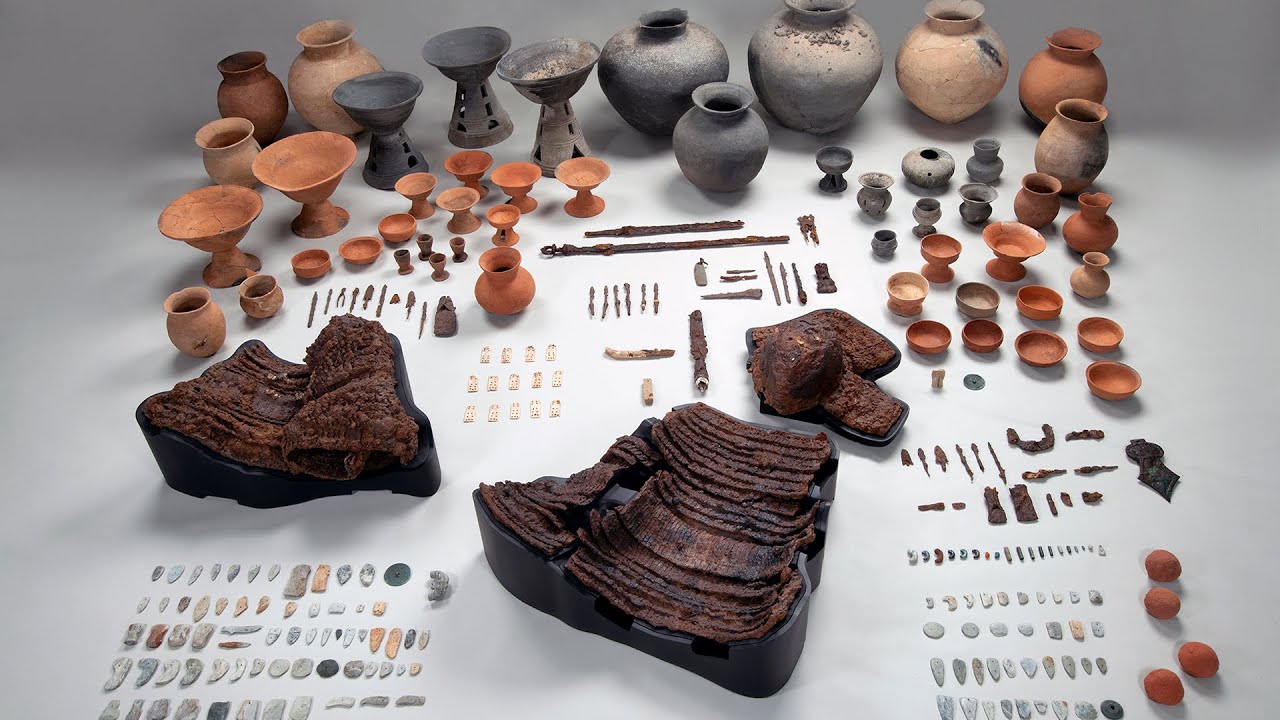 1,801 Artifacts, Including Armor, from Kanai Ruins in Shibukawa