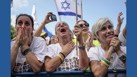 Living hostages and Palestinian prisoners are released as part of ceasefire in Gaza