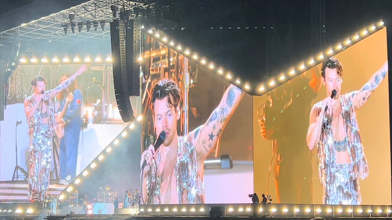 Harry Styles parla italiano e ringrazia per la data finale del tour (RCF Arena, 22/07/2023)