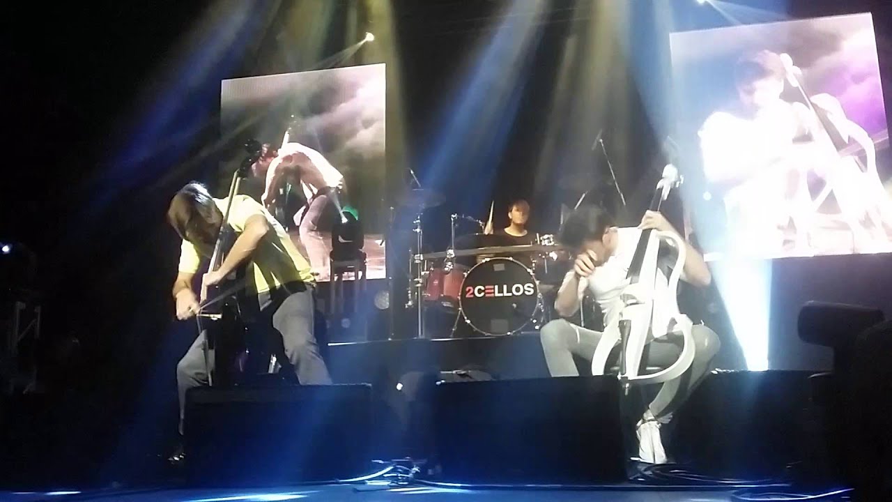 2Cellos, Thunderstruck (AC/DC), Toronto, February 13, 2016 - YouTube