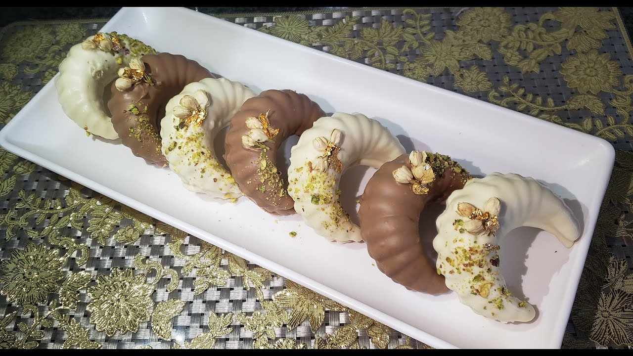 حلويات العيد 2025 / حلوة ال هليلات بحشوة الكنافة و الفسدق قوة في البنة تذوب في الفم بدون غلوتين