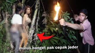 PANAH ORANG LAGI RITUAL ENA-EN4 DGN BATANG PISANG SAMPE MUNCRAT DI CELANA!!