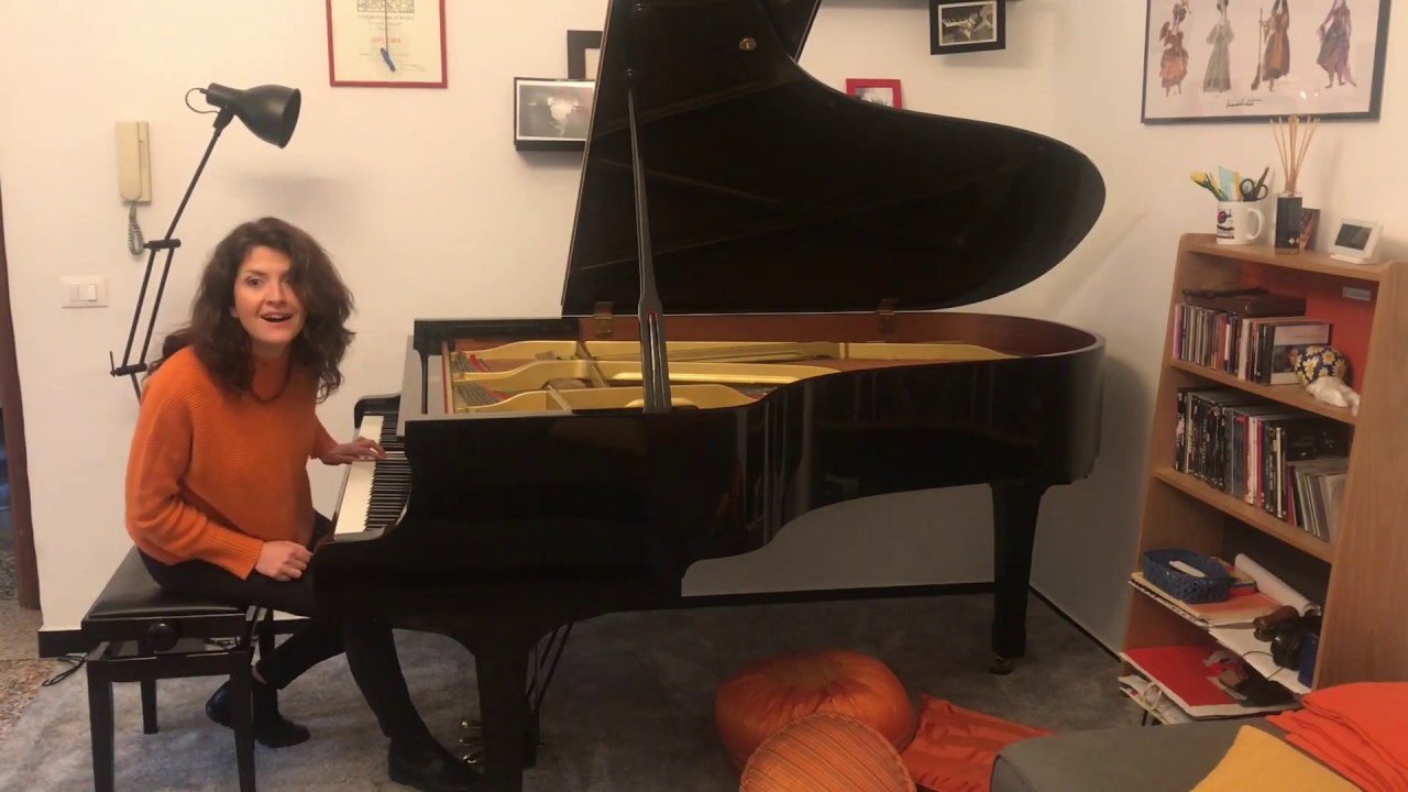 Valentina e il pianoforte raccontano una storia YouTube