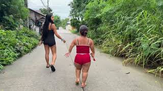 Walking With Amymidget And Praewasian
