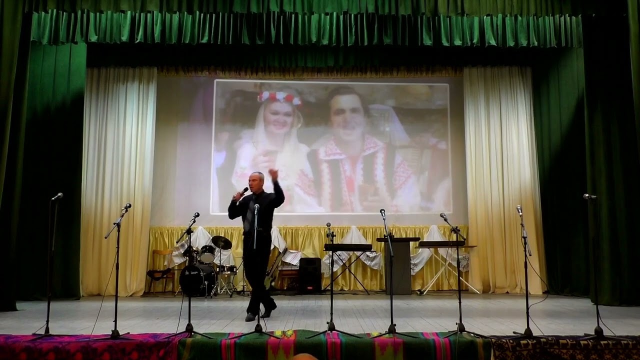 Соліст народного вокального ансамблю Ностальгія Віктор Доброта   Să nu uităm