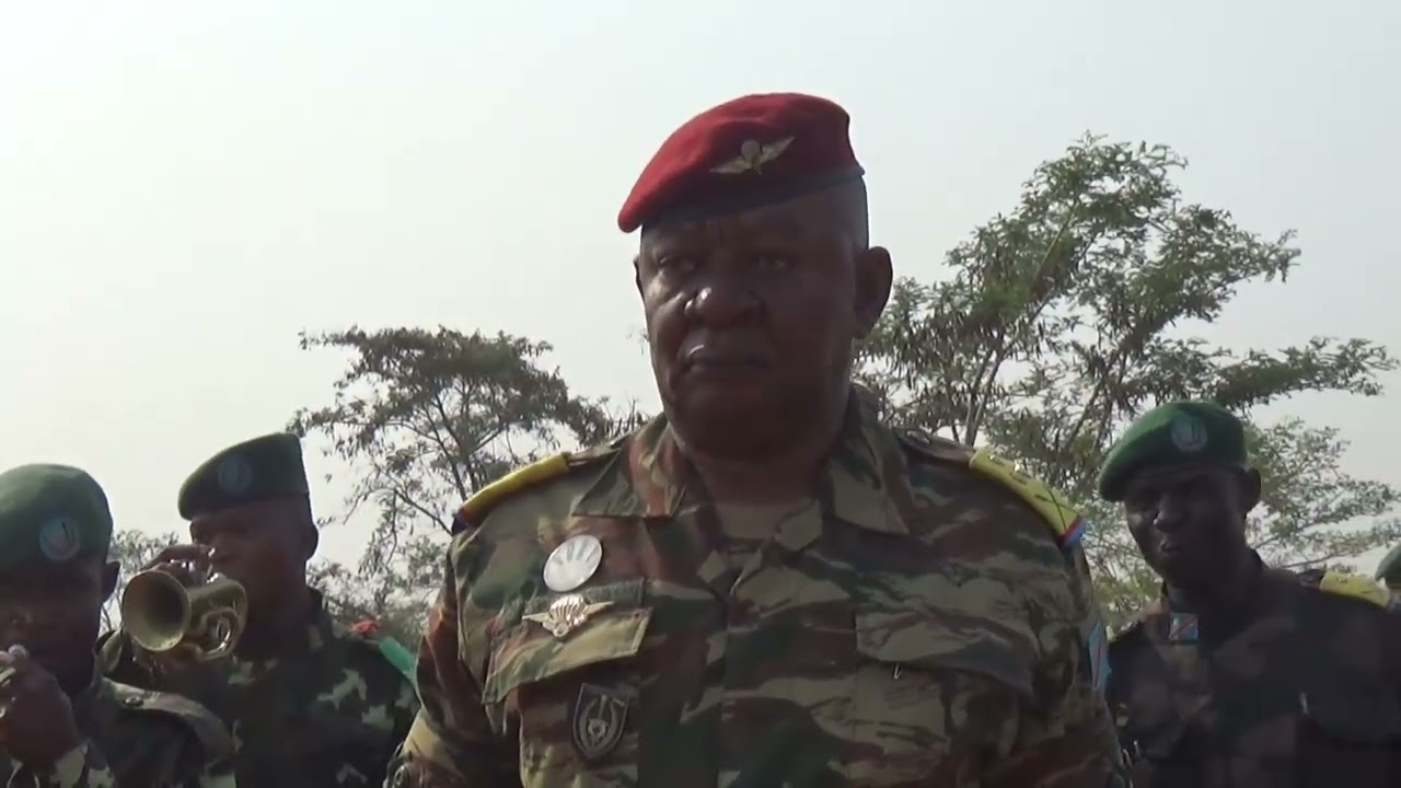 Installation du nouveau commandant du centre d’instruction de Mura par le général Bokolomba