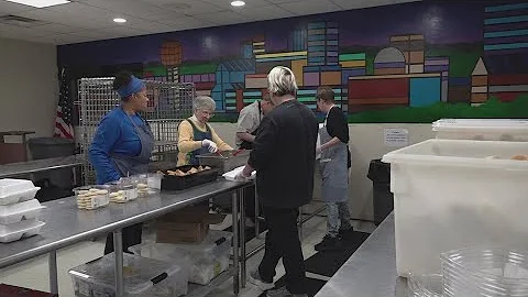 Nonprofit preparing hundreds of meals for people in need