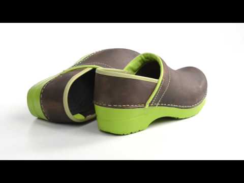 sanita xenia clogs